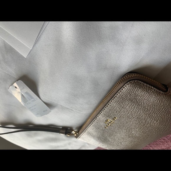 Coach Wristlet - Picture 4 of 6